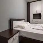 Denis شقة ساراندا