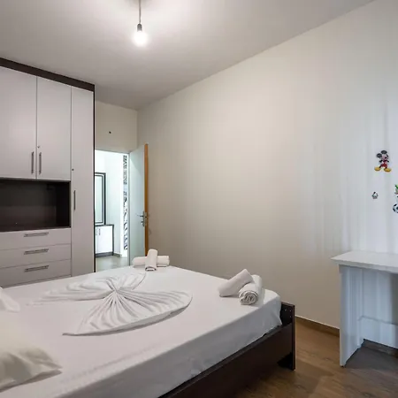 Denis Апартаменты Саранда