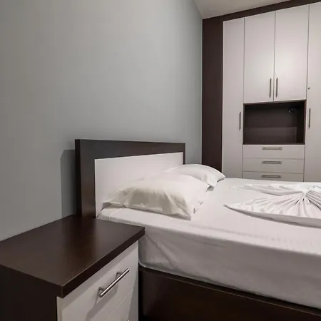 Denis Апартаменты Саранда